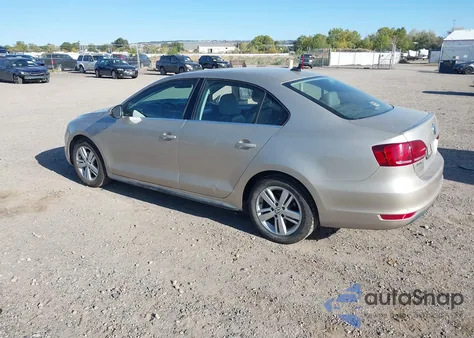 2013 Volkswagen Jetta Hybrid Sel from USA, damaged, VIN 3VW637AJ2DM226008